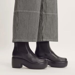 Everlane Puffa clog style boot